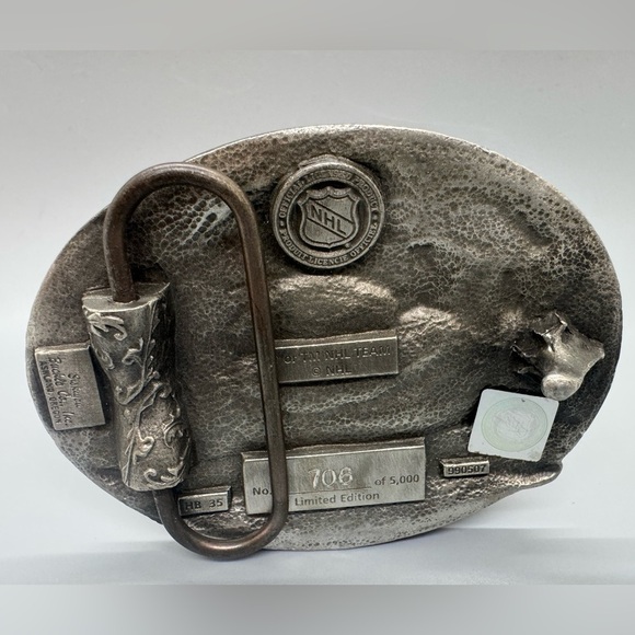 NHL Vancouver Canucks Pewter Belt Buckle - Picture 3 of 7